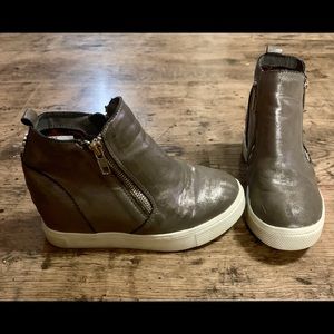 Girls size 1 Steve Madden jwedge in pewter
